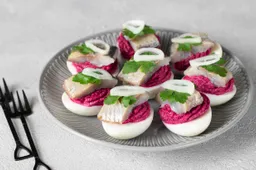 Kaip be vargo idealiai nulupti kietus kiaušinius? Ne visi populiarūs metodai iš tiesų veikia – maisto technologė pasidalijo pačiu veiksmingiausiu