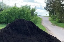 Kuo geriausia tręšti savo žemę? Vietiniu kompostu!