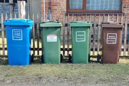 Nelaikykite atliekų konteinerių prie kelio – išvengsite papildomų mokėjimų