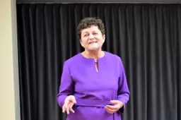 Populiariausių Lietuvos rašytojų sąrašo viršūnėje – Alytuje kurianti autorė