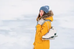 Moters gidas: kaip išsirinkti žieminę striukę?