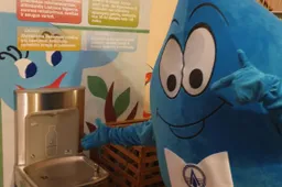 Dzūkijos vandenys“ dovanos – daugkartinės gertuvės