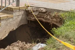 Nelaimingas atsitikimas Ligoninės gatvėje – viaduku ėjęs alytiškis įsmuko į žemę