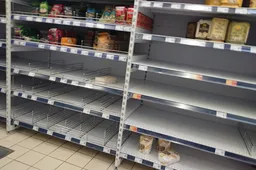 Lietuvos bankas ramina: pinigų bankomatuose užteks