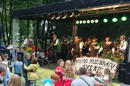 „Taip dainavo mūs senoliai“: Luksnėnuose vyks tradicinė kaimo muzikantų šventė