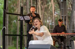 Festivalis džiazuojančiam Alytaus jaunimui dovanoja mokymus