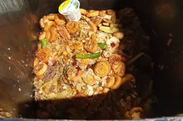 Konteineriuose – duona, cepelinai, dešrelės. Kaip nešvaistyti maisto?!