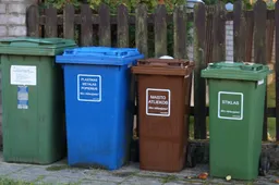 Tuščio konteinerio traukti ištuštinimui nereikia – bus pigiau