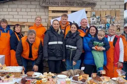 Rudeninė dulksna gerumo akcijos Makniūnuose nesugadino, kita turgelio tema – kalėdinė