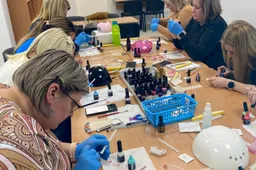 Susidomėjimas mokymusi visą gyvenimą šalyje yra žemas, tačiau į suaugusiųjų kursus rajone tilpo ne visi