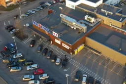 Parduotuvėse, kuriose reikalaujamas „Galimybių pasas“, pirkėjų srautas sumažėjo beveik trečdaliu