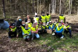 Beveik 900 eglių ir pušų sodinukų - alytiškių dovana Kurorto parkui