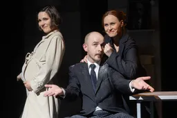 Alytaus teatre – atvirai šmaikštus ir sveikai intonuotas Vilniaus mažojo teatro spektaklis