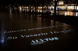 „Signatarų stalas“ sujungia kartas