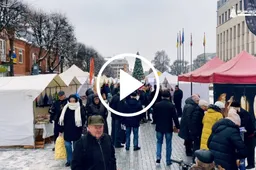 Prie miesto eglės kvietė Kalėdų mugė