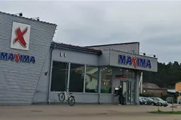 Dalis parduotuvių pradeda dirbti ilgesniu vasaros grafiku