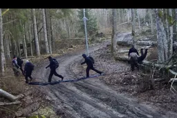 Šiemet didžiausia nelegalų grupė sulaikyta Čepkelių pelkėje