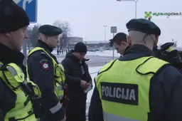 F***! Už avarinę situaciją ir nepadorų gestą „atlygino“ ašarinėmis dujomis