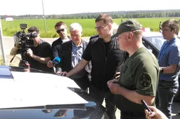 Lietuvos pasienį Dzūkijoje, pro kurį į Europą traukia nelegalūs migrantai, apžiūrėjo seimūnai
