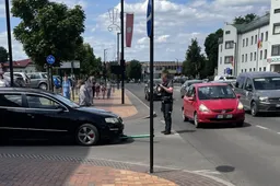 Automobilis partrenkė paspirtuku važiavusias nepilnametes