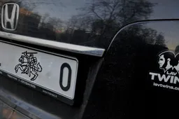 Lietuvoje registruotų automobilių valstybinius numerius turėtų papuošti Vytis