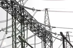 Gyventojams statantis galingesnes nei leidžia tinklas elektrines, elektros perviršį siūloma kaupti baterijose: ekspertas mato poreikį keisti reguliavimą