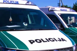 Apardė „Volvo“ ir „Renault“ vilkikus