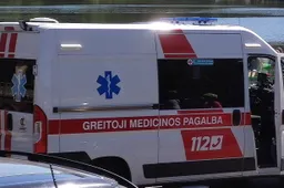 Peiliu sužalojo savo vyrą