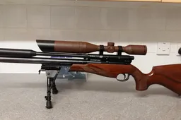 Alytaus rajono gyventojo name – neregistruotų ginklų arsenalas, jo savininką sulaikė policija