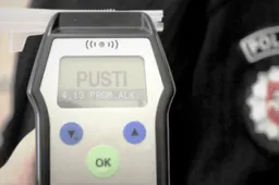 Prieš neblaivią moterį smurtavo daugiau nei aštuonis kartus girtesnis vyras