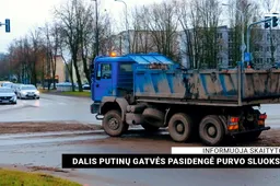 Dalis Putinų gatvės pasidengė purvo sluoksniu