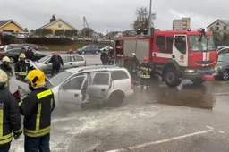 Prie „Rimi” liepsnojo automobilis