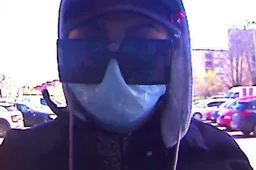 Mėgino pasinaudoti ne savo banko kortele