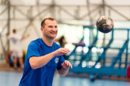 Prie Lietuvos nacionalinės rinktinės vairo grįžo alytiškis profesionalas