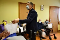 Šv. Kalėdų sveikinimai, dovanėlės – seneliams ir vienišiems gyventojams