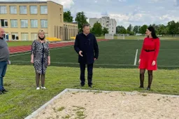 Defektai pro mero akis neprasprūdo: klaidas gimnazijos stadione teks taisyti