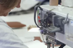 „Theca Furniture“ plečia komandą: kviečia prisijungti siuvėjus Alytuje ir Kaune