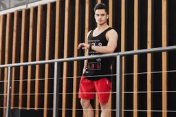 Kaip drabužių parduotuvės semiasi įkvėpimo iš praeities? Sužinokite, kokios mados tendencijos sugrįš šią vasarą