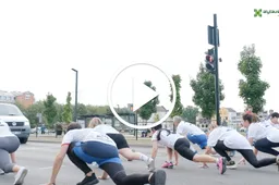 Neįprasta akcija miestelėnams apie save priminęs Alytaus teatras sezoną pradės spektakliu „Vedybos“