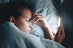 Visiška izoliacija ir išmanieji telefonai – nepalanku miegui