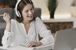 Online anglų kalbos mokytojo privalumai ir trūkumai