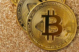 Bitkoinas išeina iš „pavojaus zonos“ – ar jis pasiruošęs kilti aukščiau?