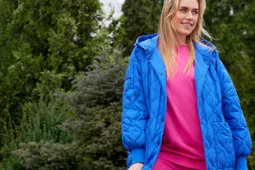 Striukės pavasariui: kokiomis savybėmis pasižyminčius drabužius geriausia pasirinkti?