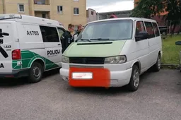 Mėgino apvogti mikroautobusą