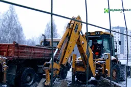 Žiemos neatlaikė vamzdžiai, teko gadinti gatvės asfaltą