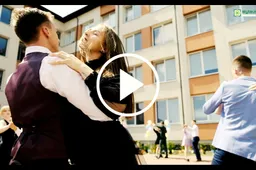 Adolfo Ramanausko-Vanago gimnazijos abiturientai šokio žingsniu atsisveikino su mokykla