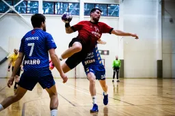 Alytaus „Varsa-Stronglasas“ rankininkai įveikė Pasvalio „Pieno žvaigždžių“ komandą.