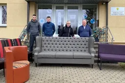 Fabriko ir jo vadovės dovana – nauji baldai rajono seneliams, neįgaliesiems ir vaikams