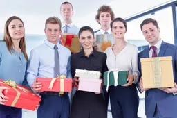 Verslo dovanos – daugiau nei tik gestas.  10 originalių dovanų idėjų, kurios nustebins