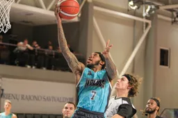 „Wolves“  pirmose draugiškose rungynėse sutriuškino Prienų komandą